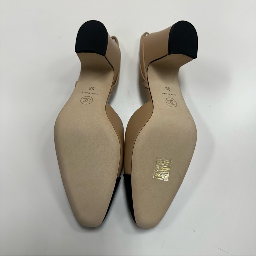 CHANEL Goatskin Grosgrain Cap Toe CC in Beige/Black - Picture 4 of 9